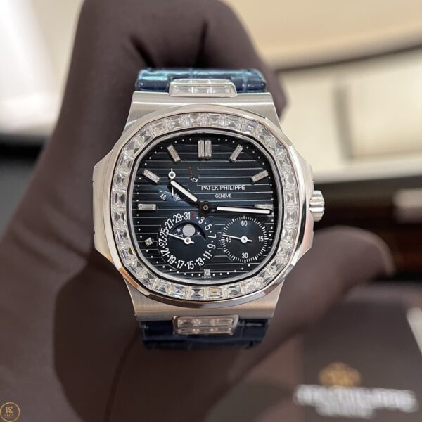 Patek Philippe Nautilus 5724G-001 Diamond Edition