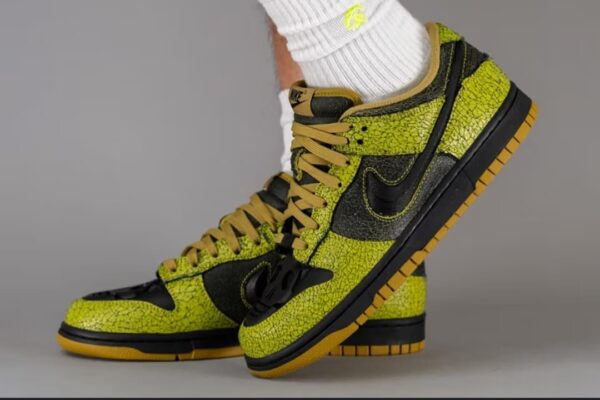 Nike Dunk Low QS Halloween Skull - Image 4