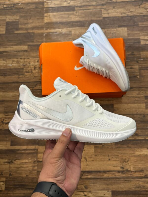 Nike Guide 10 - Image 4