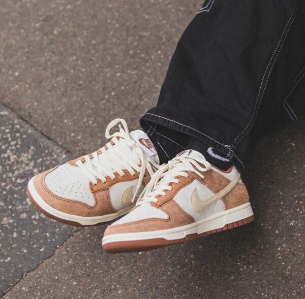 Nike SB Dunk Low Medium Curry - Image 6